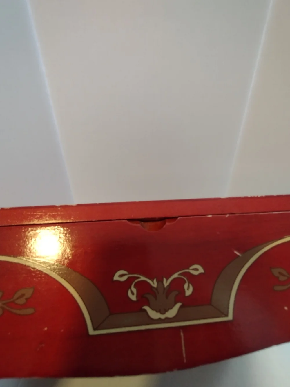 Princess Marcella Borghese Red Decorative Lacquered Trinket Box w/ Gold Accents